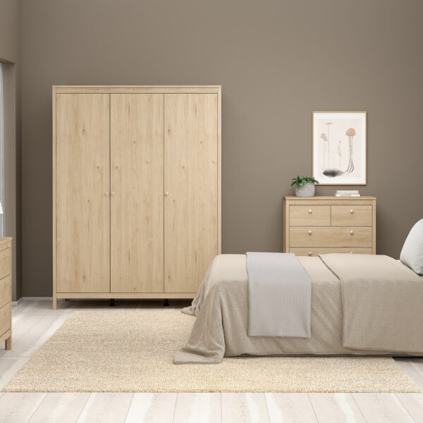 Madrid Chest 3+2 Drawers in Jackson Hickory Oak - Image 8